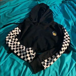 Cropped checkered sleeve hoodie w/ pineapple patch